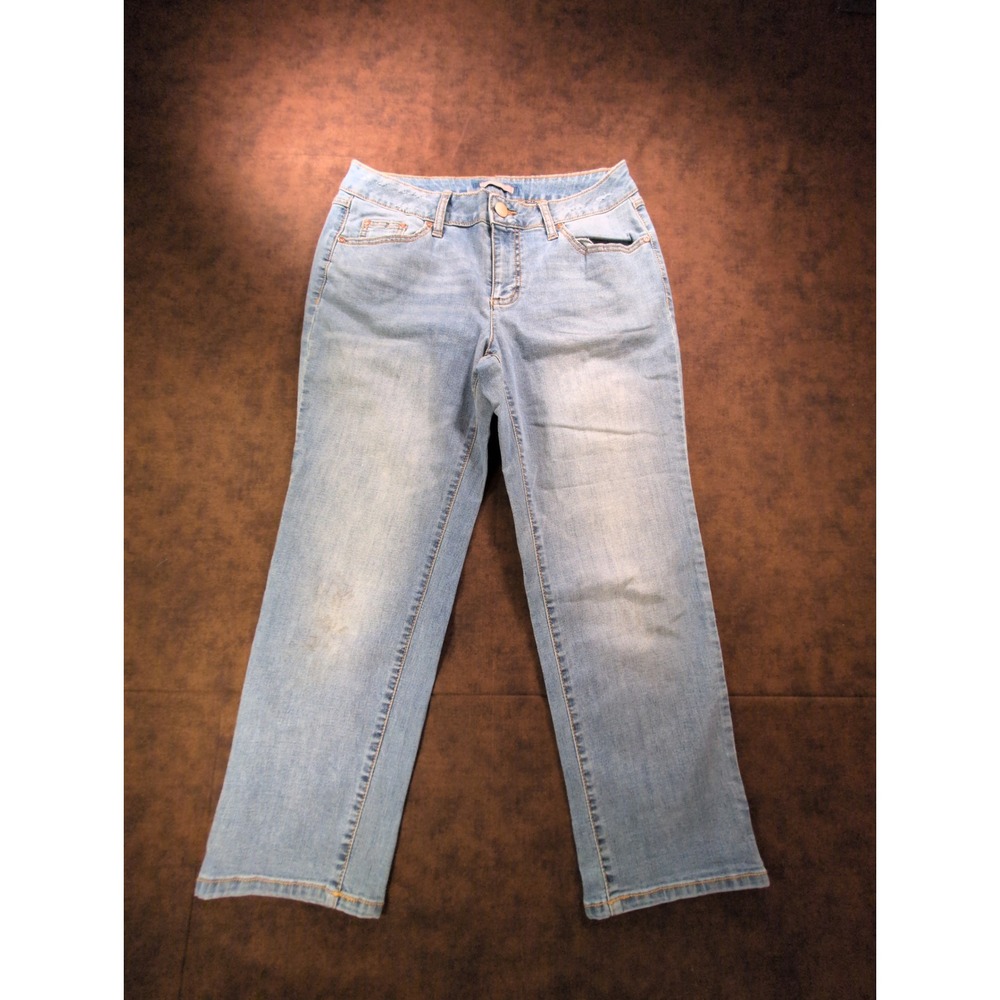 Maurices Contemporary Light Wash Distressed Cropped Capri Denim Jeans‎ Size 8